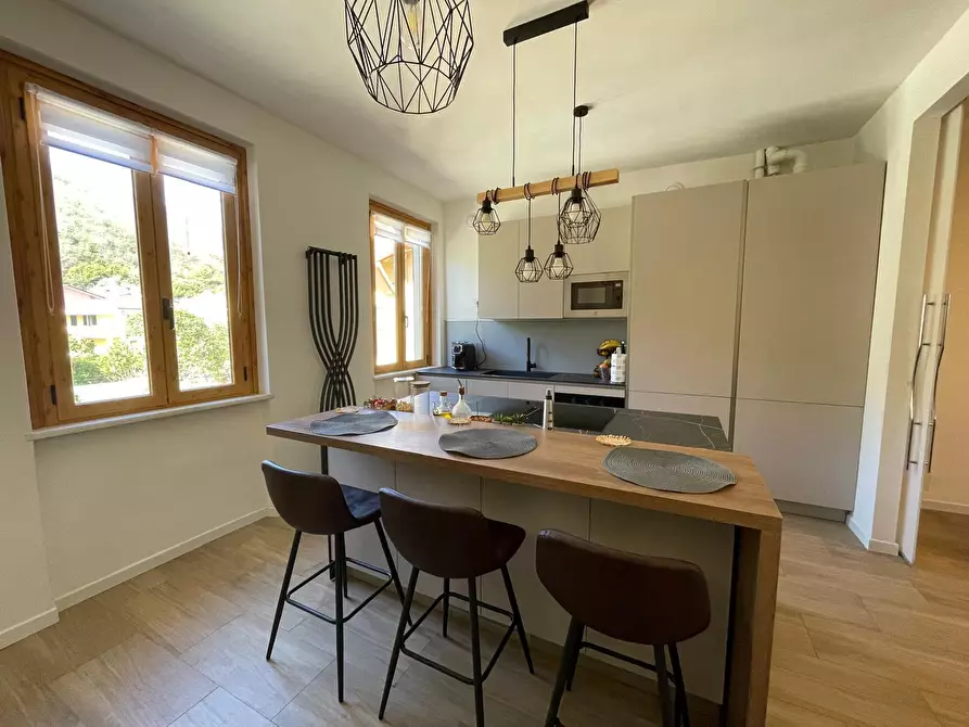 Immagine 9 di Quadrilocale in vendita  a Ameglia