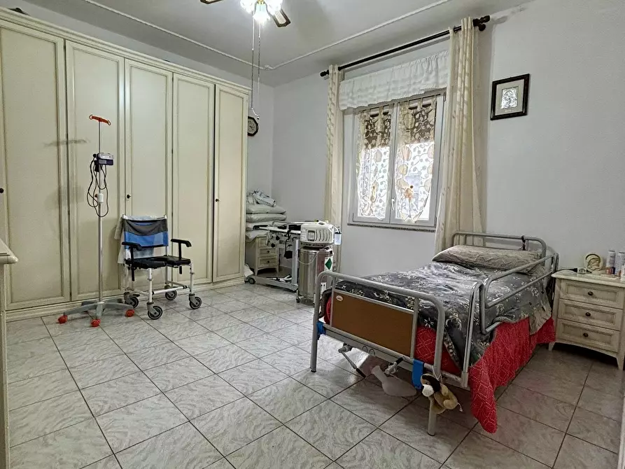 Immagine 10 di Casa semindipendente in vendita  a Castelnuovo Magra