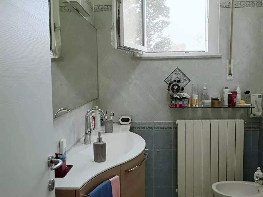 Immagine 12 di Pentalocale in vendita  a Ortonovo