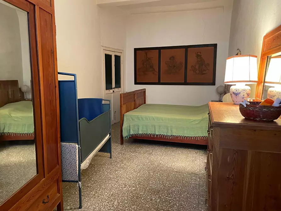 Immagine 19 di Pentalocale in vendita  in Piazza XIII Dicembre 6 a Ameglia