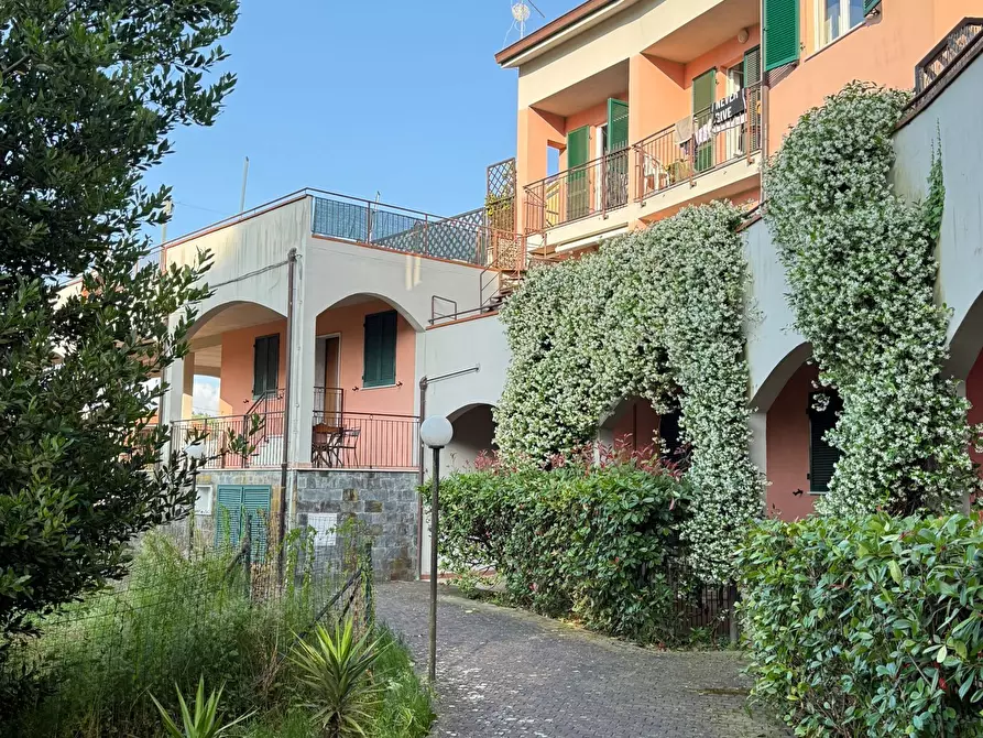 Immagine 27 di Trilocale in vendita  a Ameglia