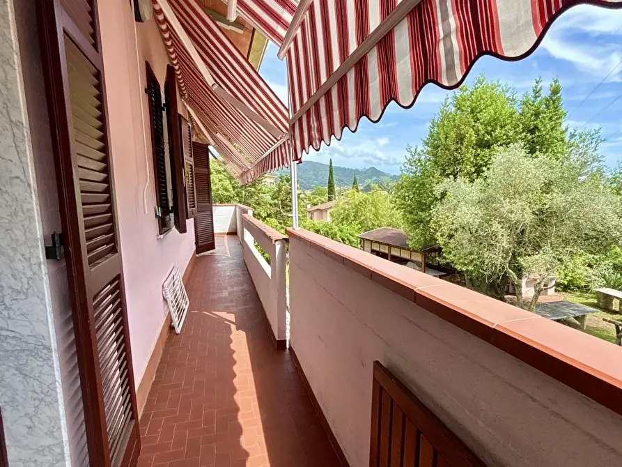 Immagine 1 di Casa semindipendente in vendita  a Carrara