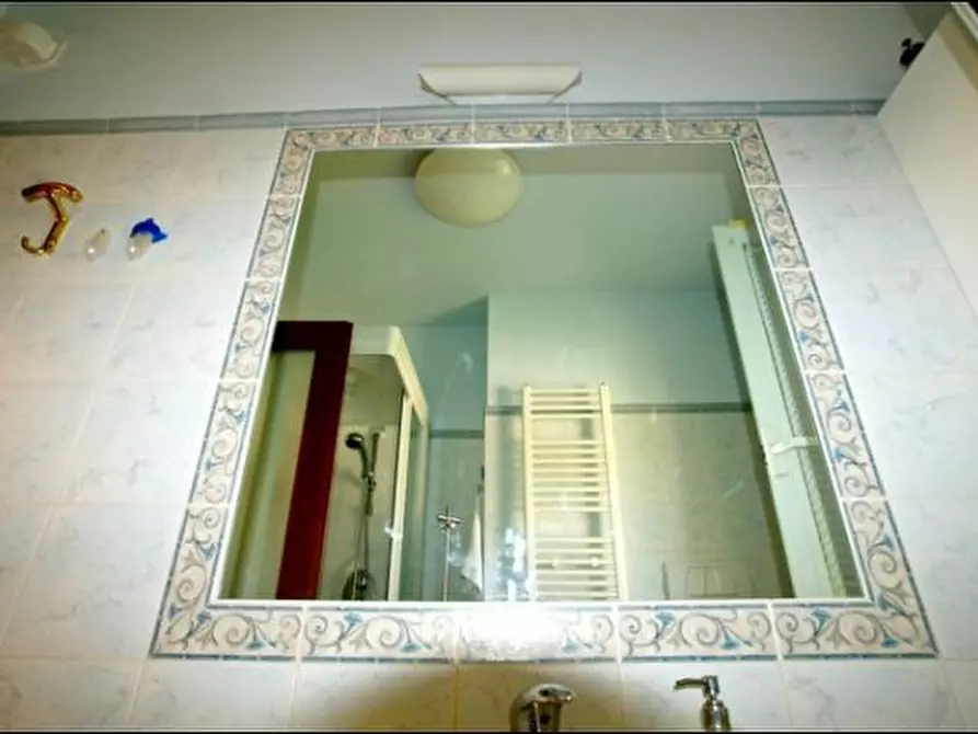 Immagine 15 di Trilocale in vendita  a Lerici