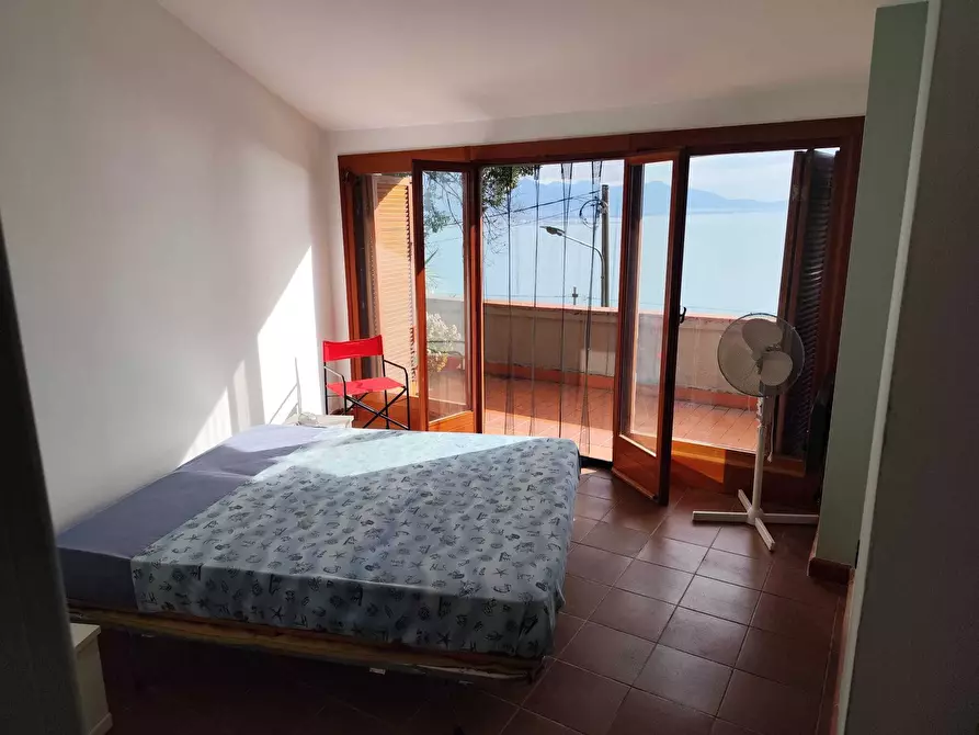 Immagine 13 di Trilocale in vendita  in Strada Punta Bianca 2 a Ameglia