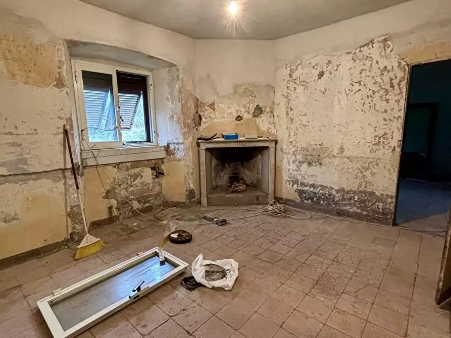 Immagine 48 di Villa in vendita  a Castelnuovo Magra