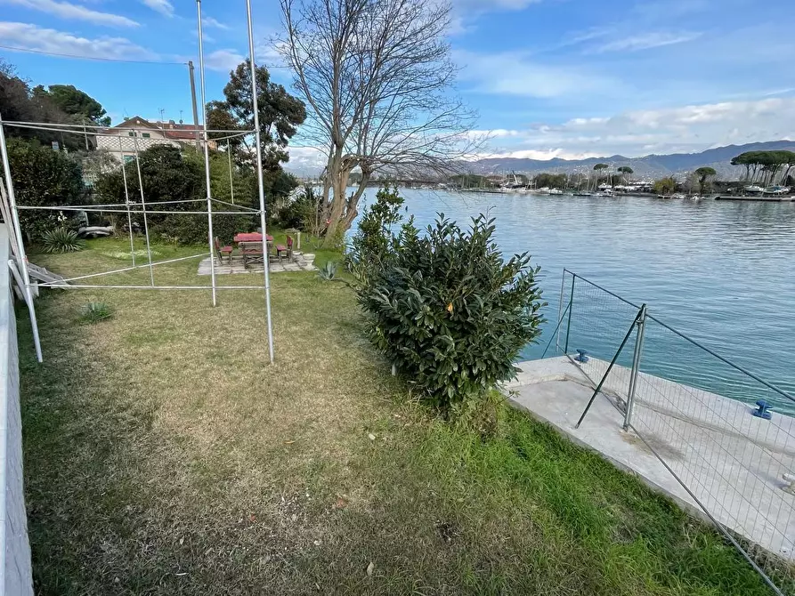 Immagine 31 di Casa indipendente in vendita  a Ameglia