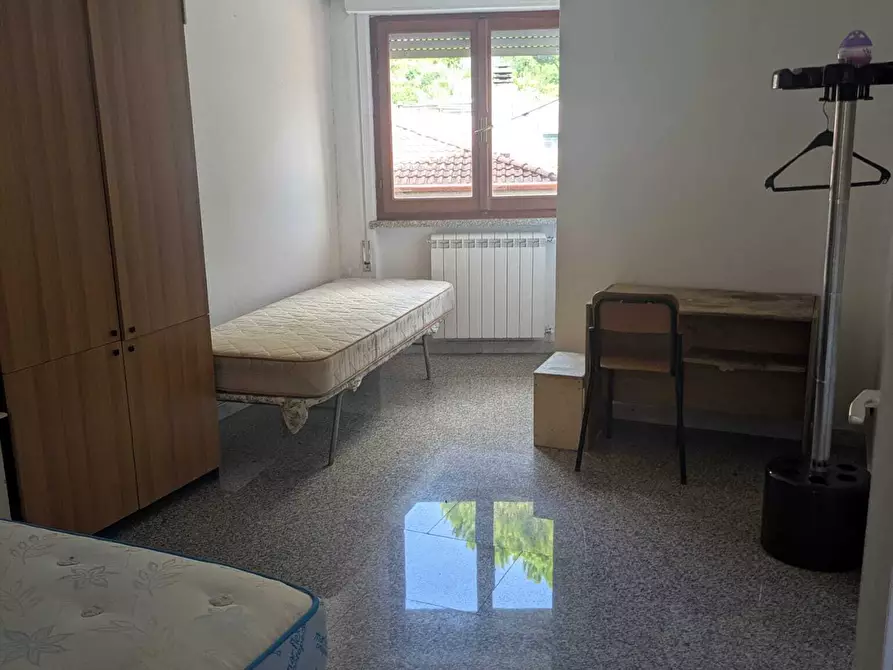 Immagine 21 di Casa semindipendente in affitto  a Carrara