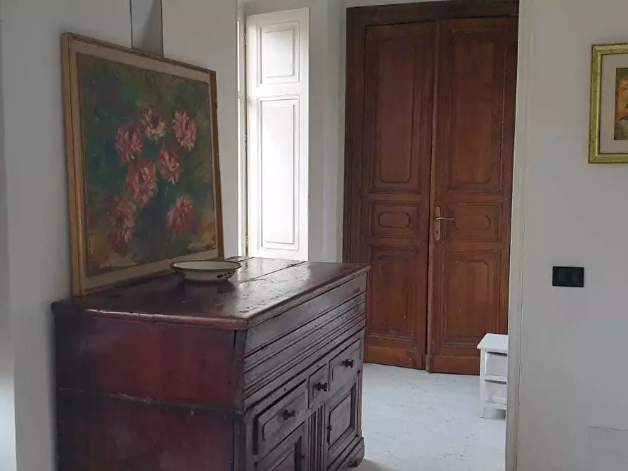 Immagine 9 di Appartamento in affitto  in Via Roma a Carrara