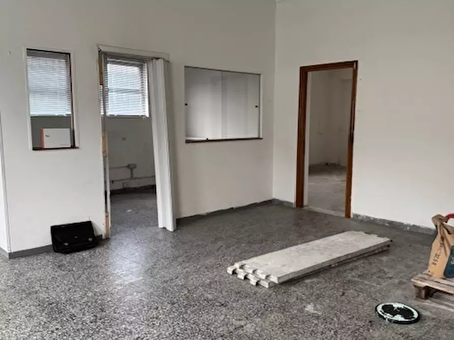 Immagine 18 di Capannone industriale in affitto  in Via degli Oliveti a Massa