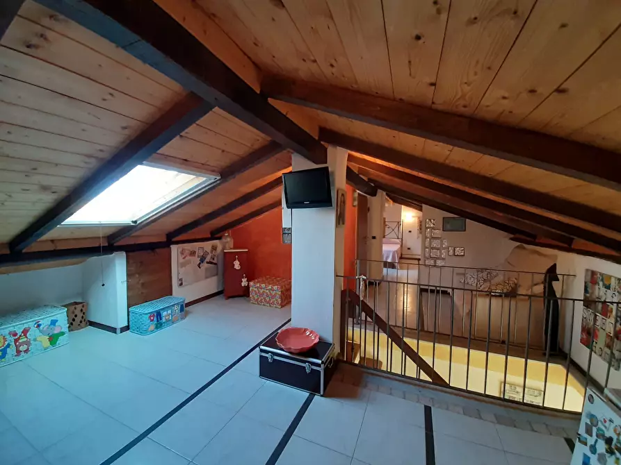 Immagine 18 di Casa semindipendente in vendita  a Ortonovo