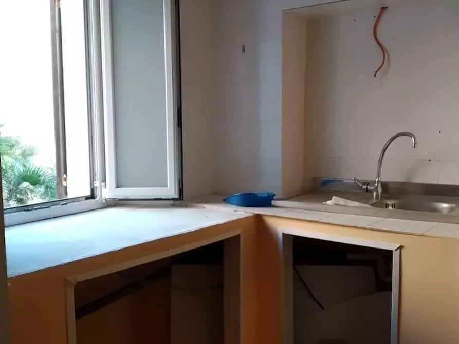 Immagine 5 di Locale commerciale in vendita  a Jesi