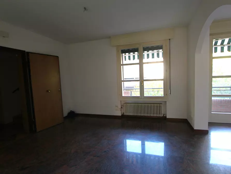 Immagine 22 di Appartamento in vendita  in Viale dell'Indipendenza a Valsamoggia