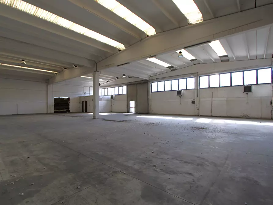 Immagine 7 di Capannone industriale in affitto  in Via Muzza a Valsamoggia