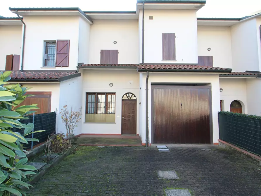 Immagine 7 di Villetta a schiera in vendita  in Via Pietro Nenni 26 a Valsamoggia