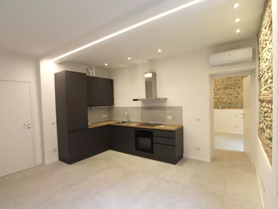 Immagine 3 di Appartamento in vendita  in Piazza Giuseppe Garibaldi a Valsamoggia