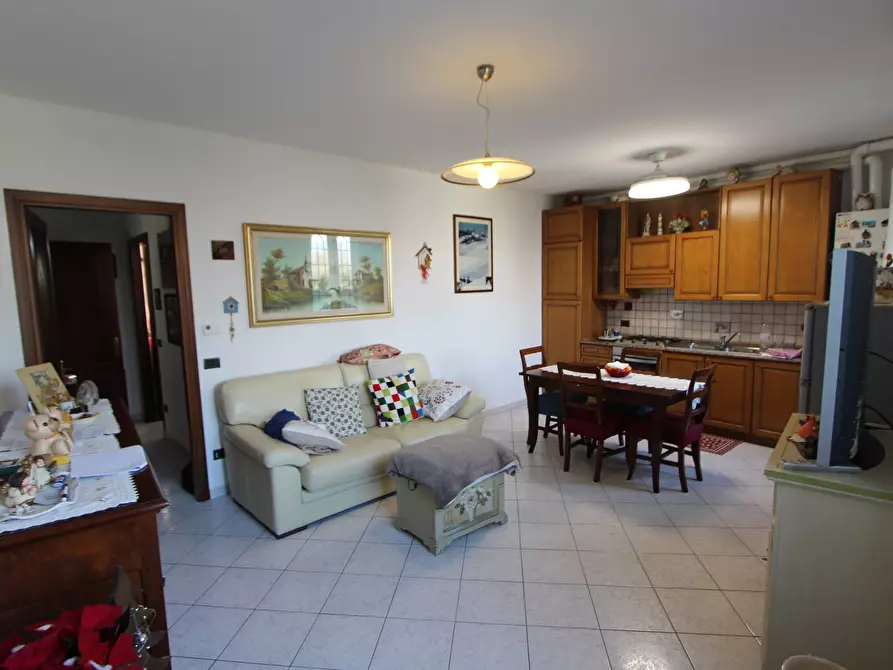 Immagine 7 di Appartamento in vendita  in via montebudello a Valsamoggia