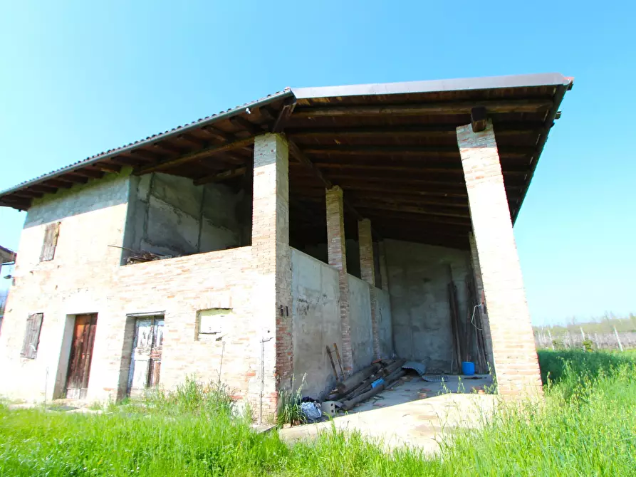 Immagine 10 di Porzione di casa in vendita  in Viale M. di Canossa a Valsamoggia