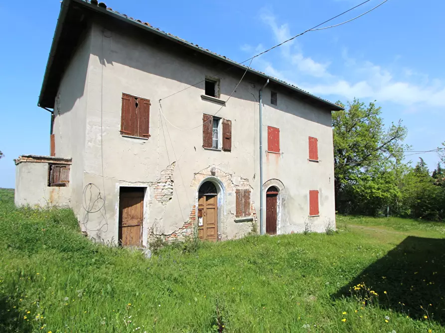 Immagine 2 di Rustico / casale in vendita  in via Castello a Valsamoggia