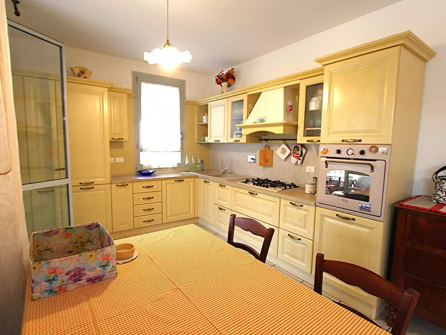 Immagine 34 di Appartamento in vendita  in Piazza Lorenzo D' Auria 3 a Valsamoggia