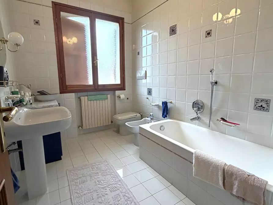 Immagine 31 di Porzione di casa in vendita  a Valsamoggia