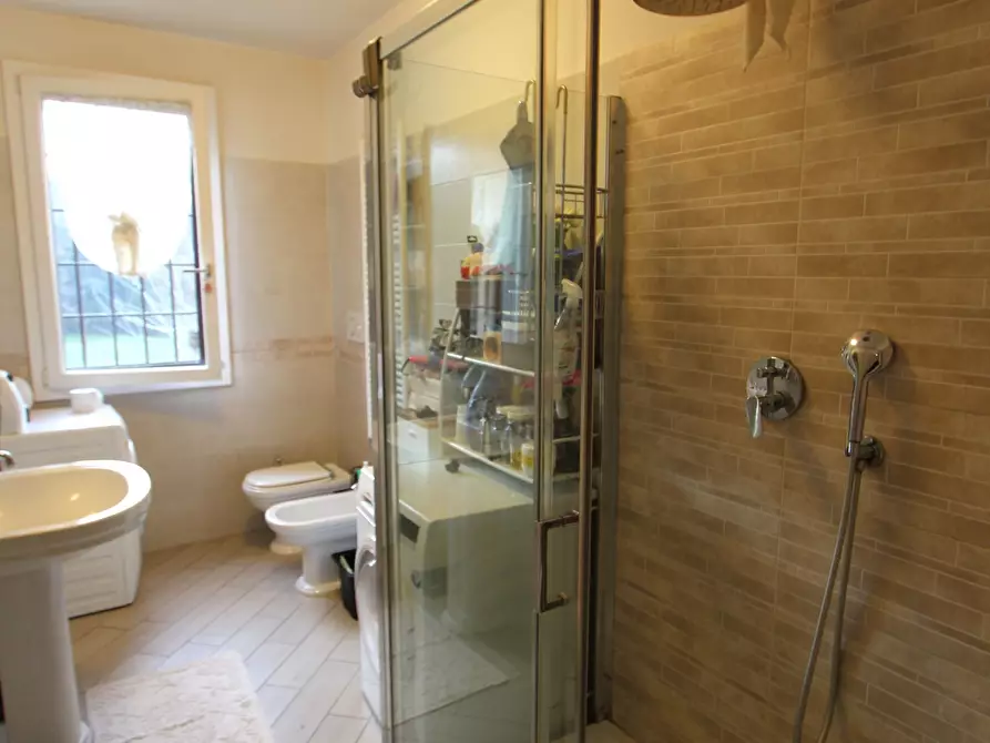 Immagine 16 di Appartamento in vendita  in Via E. Carnevali a Valsamoggia