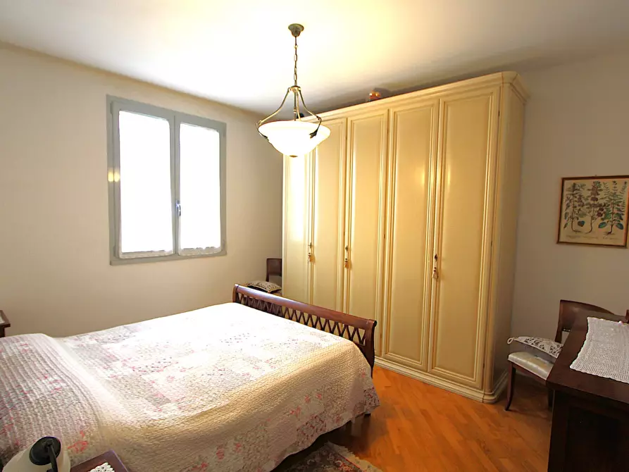 Immagine 11 di Appartamento in vendita  in Piazza Lorenzo D' Auria 3 a Valsamoggia