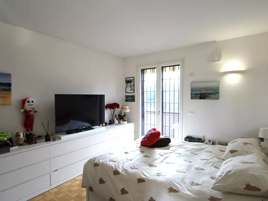 Immagine 11 di Appartamento in vendita  in Via E. Carnevali a Valsamoggia