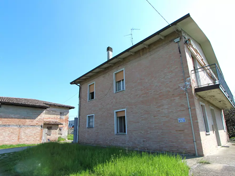 Immagine 14 di Porzione di casa in vendita  in Viale M. di Canossa a Valsamoggia