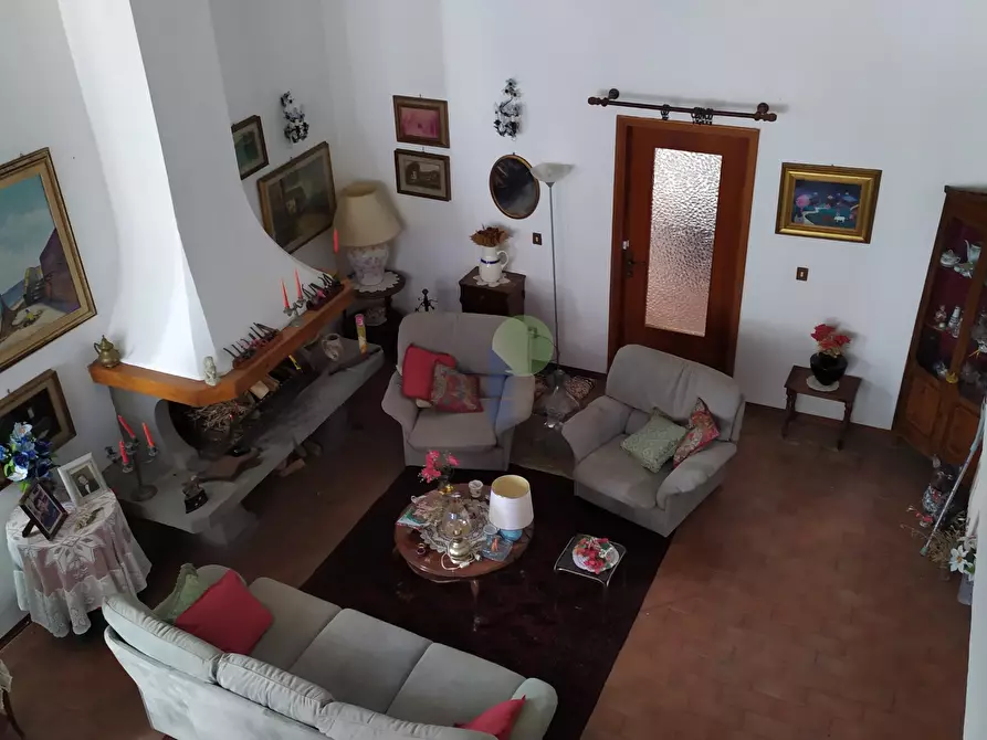 Immagine 1 di Pentalocale in vendita  in Viale Padre Nicola Magri 4 a Livorno