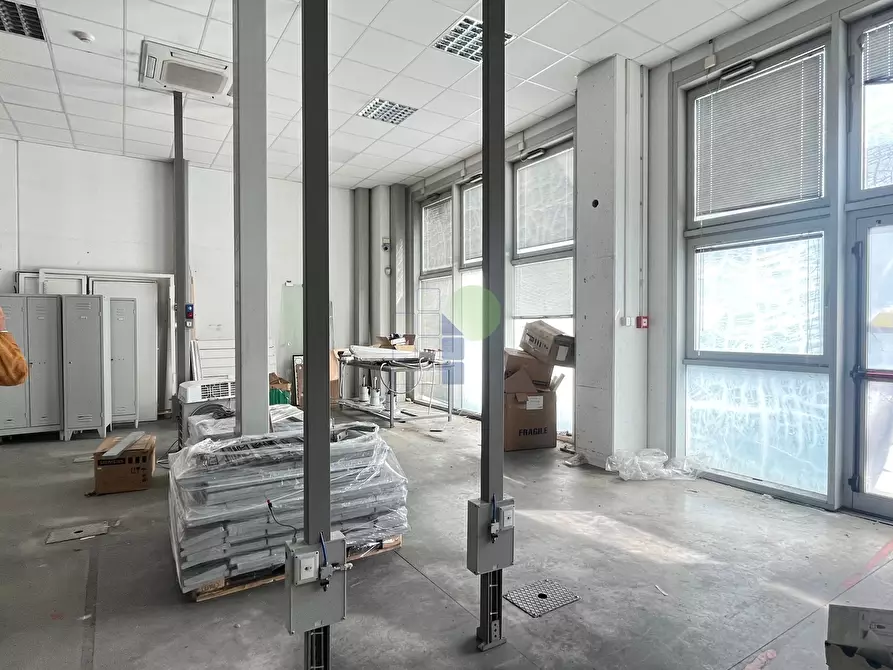 Immagine 28 di Attività artigianale in affitto  in Via  Cimarosa 55 a Livorno