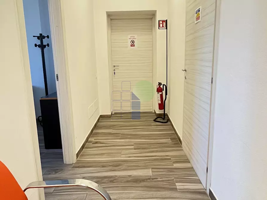 Immagine 10 di Attività artigianale in vendita  in Via Grotta delle Fate 89 a Livorno