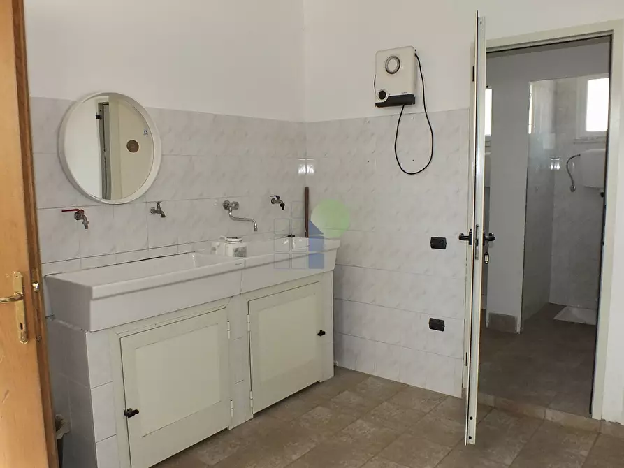 Immagine 27 di Attività artigianale in vendita  in via Arno 22 a Piombino