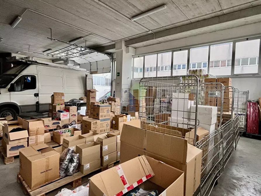 Immagine 3 di Capannone industriale in vendita  in Via degli Arrotini 12 a Livorno