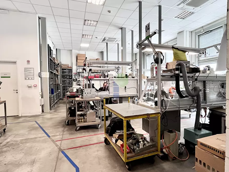 Immagine 18 di Attività artigianale in vendita  in Via  Cimarosa 55 a Livorno