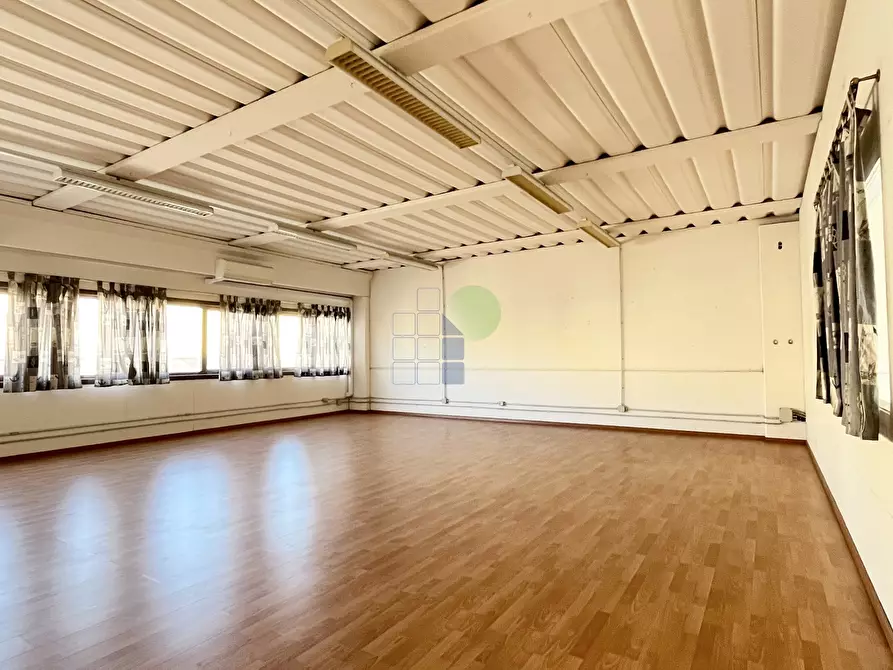 Immagine 6 di Capannone industriale in affitto  in Via Pera 33 a Livorno