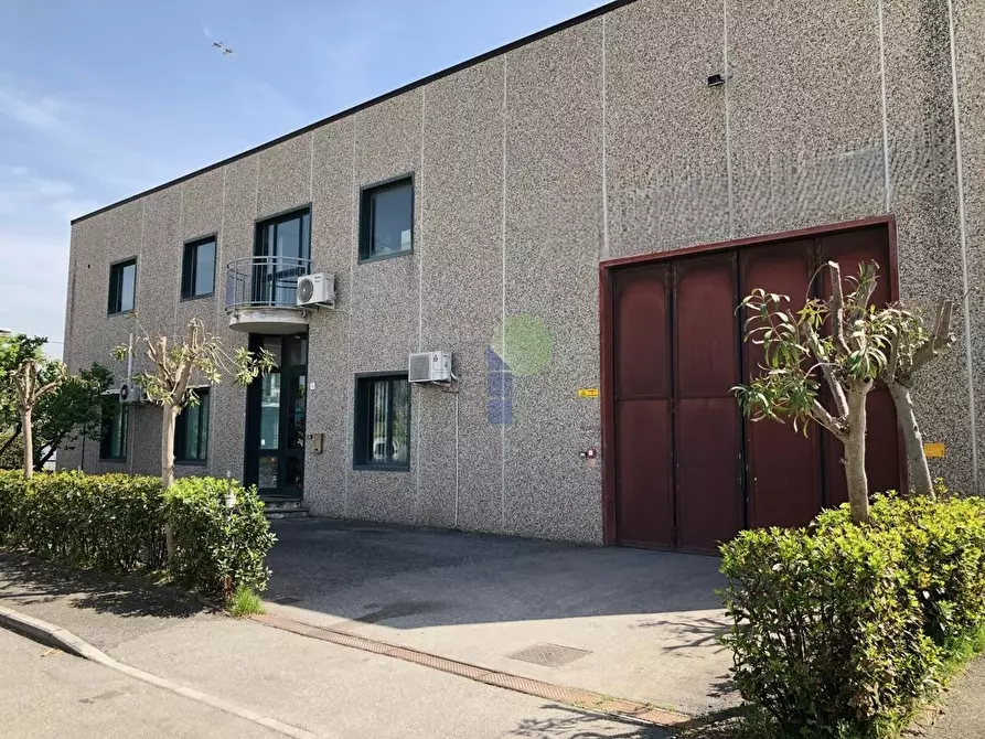 Immagine 5 di Attività artigianale in affitto  in Via Provinciale Pisana 111 a Livorno