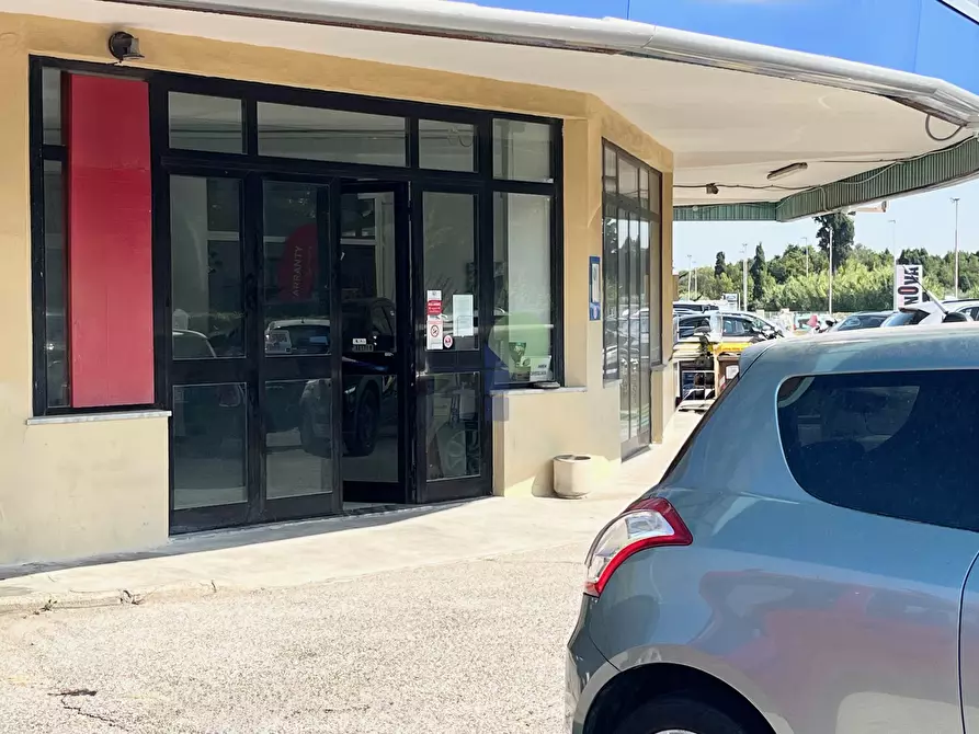 Immagine 5 di Capannone industriale in affitto  in Via Uberto Mondolfi 122 a Livorno