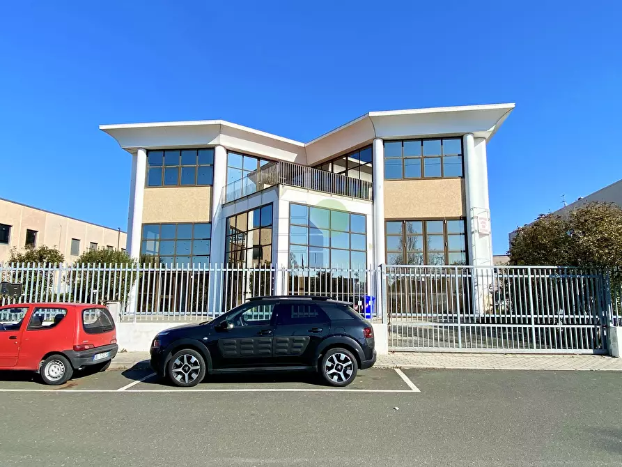 Immagine 13 di Attività artigianale in affitto  in Via dell' Artigianato 45 a Livorno