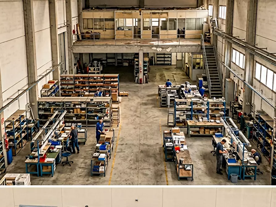 Immagine 1 di Capannone industriale in affitto  a Massa