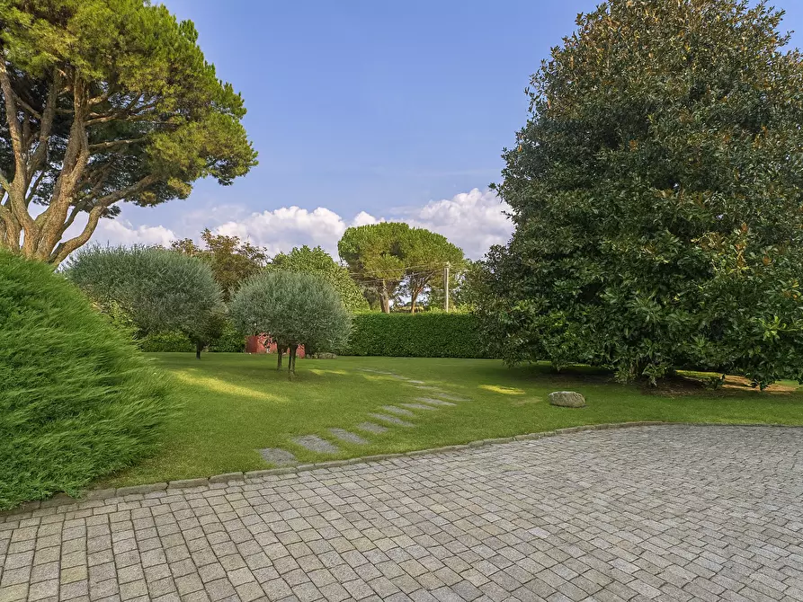 Immagine 45 di Villa in vendita  in Via Madonna della Motta 1 a Dormelletto