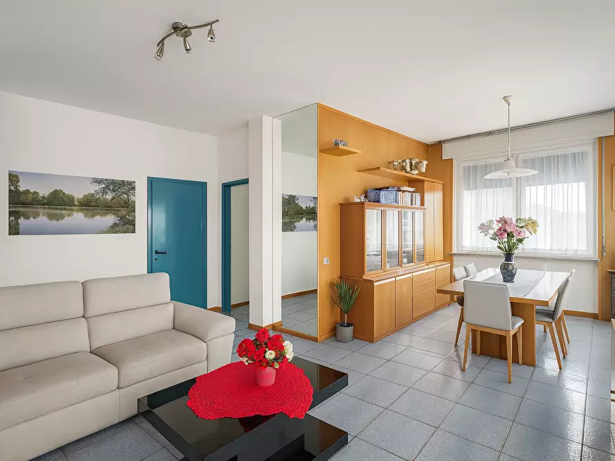 Immagine 7 di Trilocale in vendita  in Via Monviso 10 a Arona