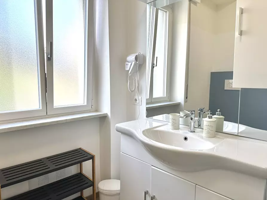 Immagine 33 di Trilocale in affitto  in Via XXV Aprile 1 a Arona