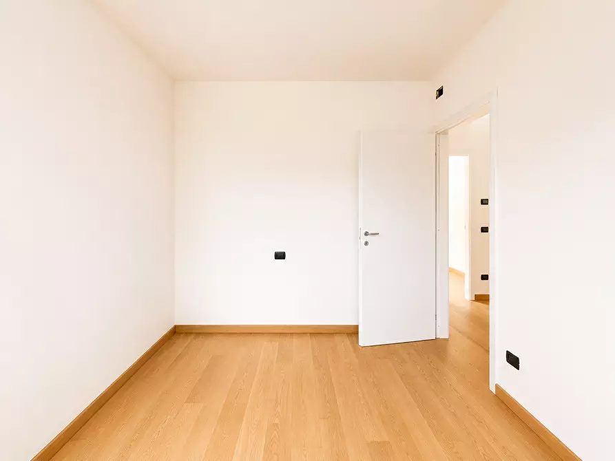 Immagine 16 di Quadrilocale in vendita  in Via Monviso 11 a Arona