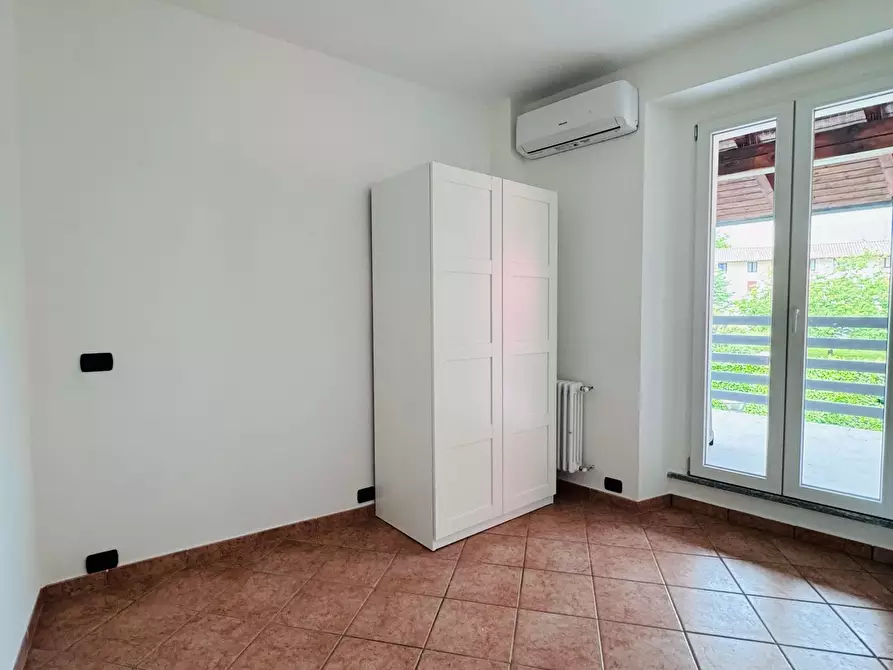Immagine 10 di Trilocale in vendita  in Via Grigioni a Arona