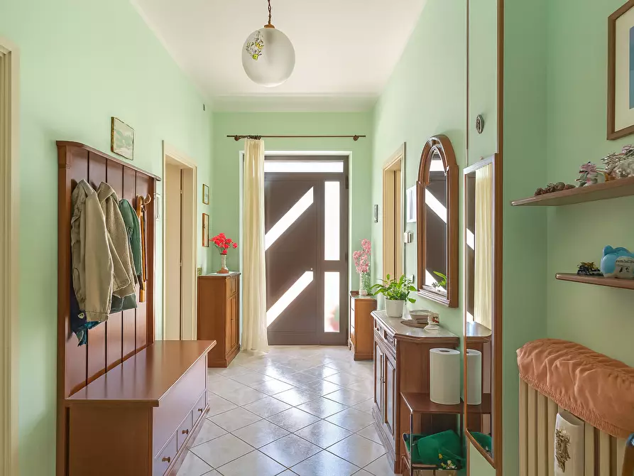 Immagine 8 di Bilocale in vendita  in Via Venezia a Dormelletto