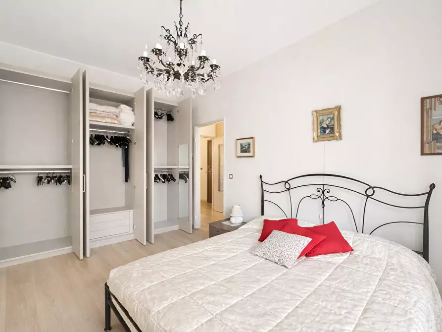 Immagine 16 di Bilocale in affitto  a Arona