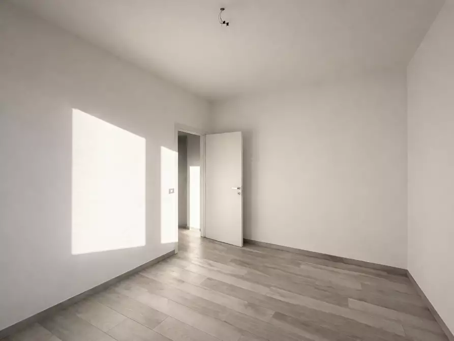 Immagine 10 di Trilocale in affitto  in via san luigi 99 a Arona