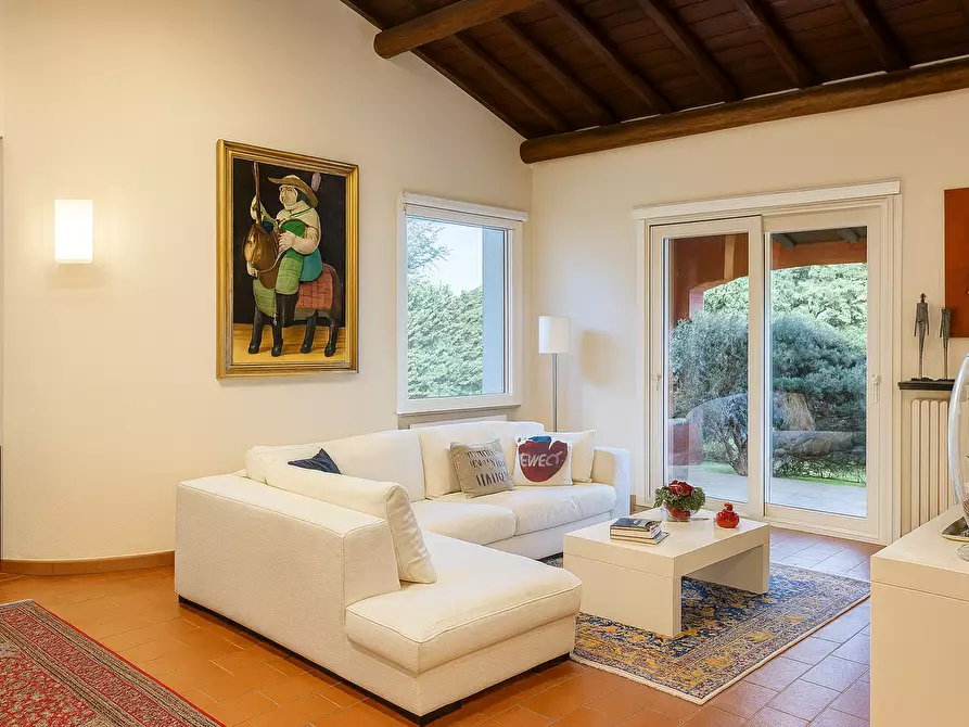 Immagine 7 di Villa in vendita  in Via Madonna della Motta 1 a Dormelletto