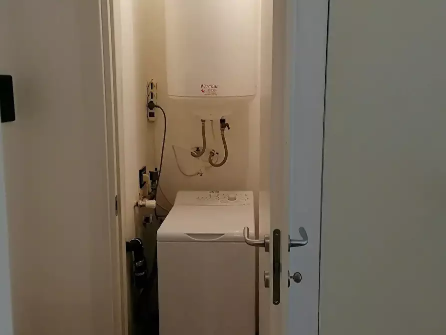 Immagine 10 di Bilocale in affitto  in Corso Liberazione 1 a Arona