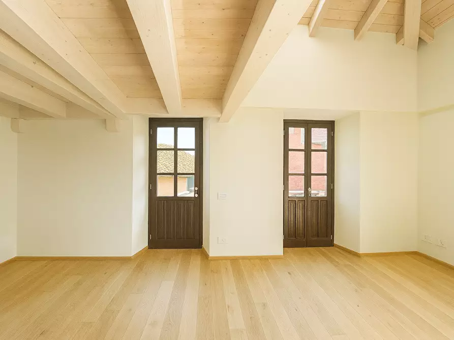 Immagine 6 di Quadrilocale in vendita  in Via Mazzini 1 a Meina